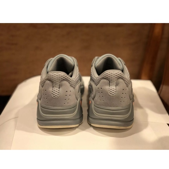 Yeezy - Picture 4 of 7